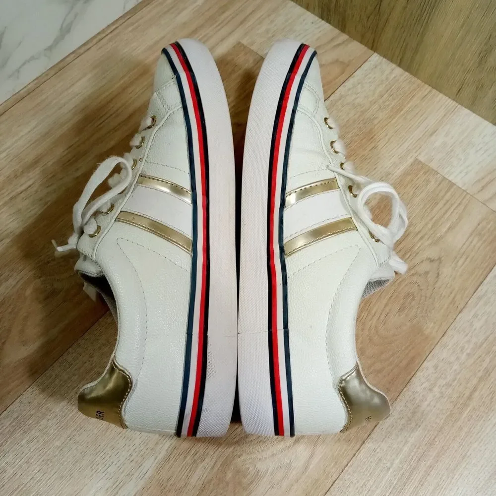 Tommy Hilfiger please zoom